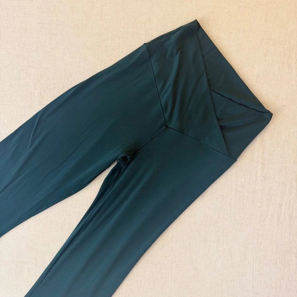 Offline by Aerie Real Me Crossover Flare Leggings Green High Rise Size Medium - Picture 8 of 9